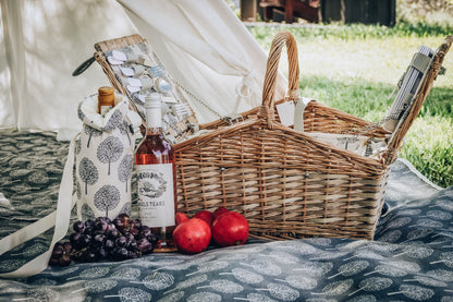 Beautiful Natural Wicker 5 person picnic basket includes cutlery and crockery, picnic rug, table cloth and wine bag